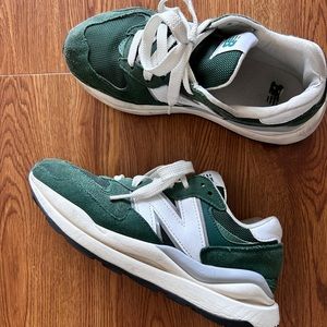 New balance green sneakers